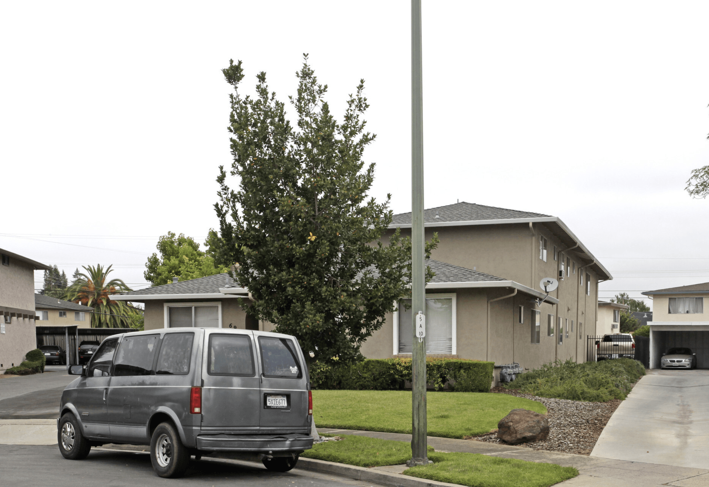 691 Ontario Ct photo 4